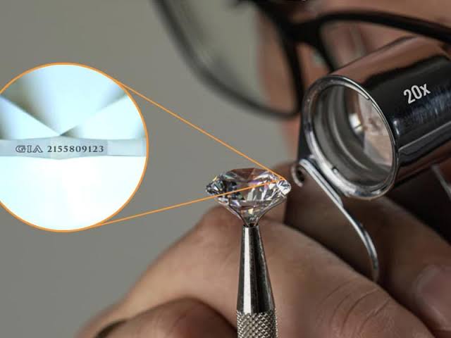 Cách nhận biết nét khắc chuẩn GIA trên kim cương thiên nhiên